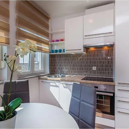 Nv Apartment Novi Vinodolski
